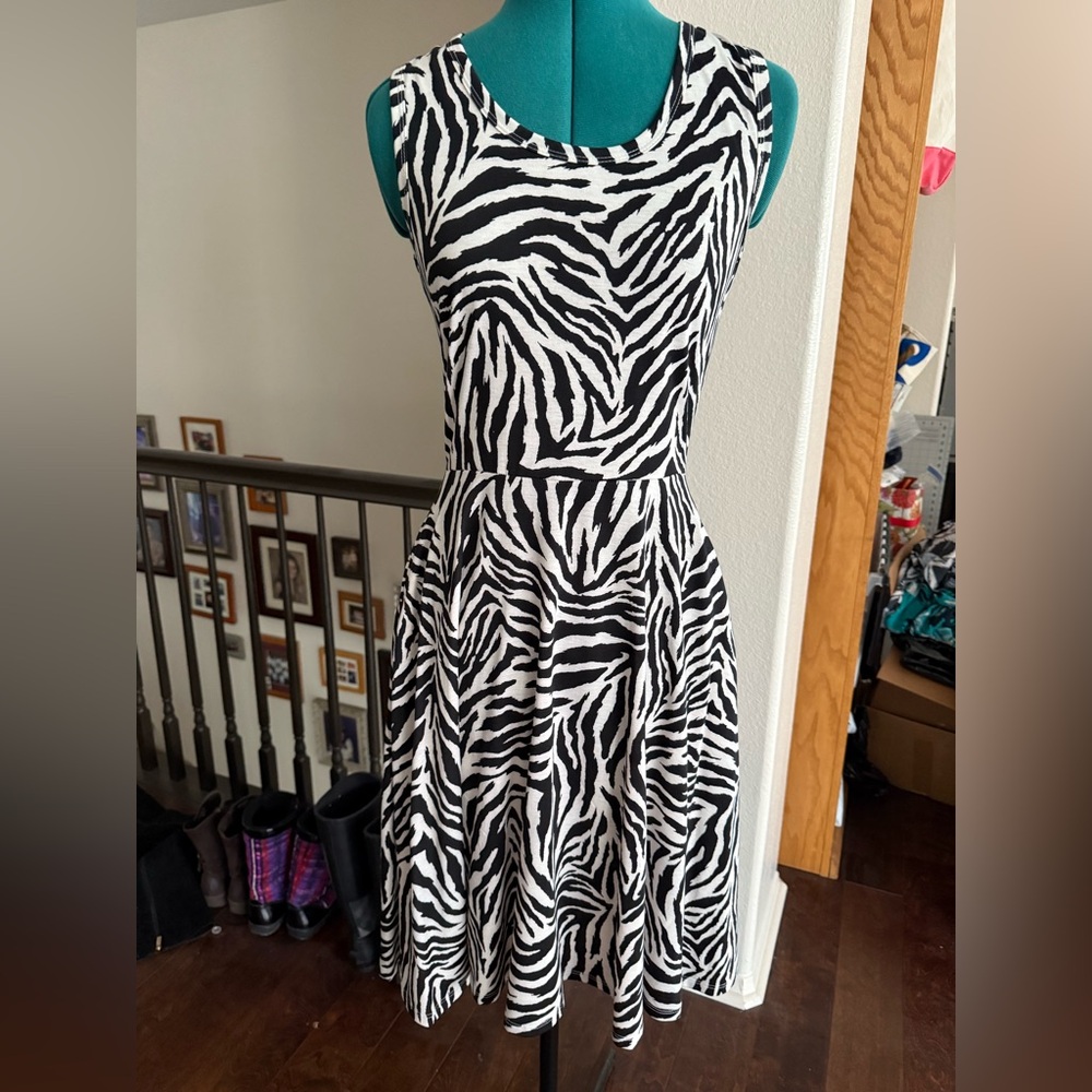 Lularoe zebra Nicki dress Small NWOT